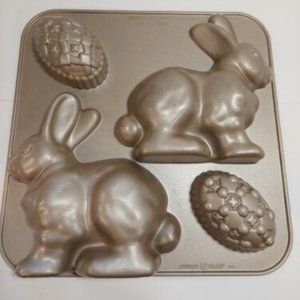 Nordic Ware Williams-Sonoma Easter Bunny With Eggs 3D Cast Aluminum Pan